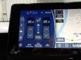 車内の温度管理に便利なオートエアコン☆