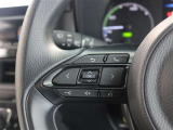 ステアリングスイッチ付き。前方から目を離すことなく操作することが可能です。