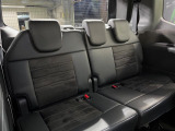 3列目シートはもちろん状態良好☆大人でもゆったりと座って頂けますので、大人数でのお出かけもラクラクです♪ご家族で、気の知れた仲間で、ドライブに行くのが楽しみですね♪