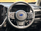 インテリアに合わせたデザインのステアリングは、運転される方のことも考え、運転しやすい形状、大きさです。是非一度、実際に触ってお確かめください。