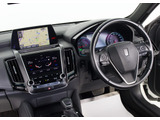 使いやすさや安全性を追求したステアリング周り!高級車ゆえにスイッチ類が多いのも特徴ですね!考え尽くされた配置ですぐに使いこなす事が出来ますのでご安心下さい!是非、体感してみて下さい!!