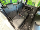 後部座席も気になるようなキズ・汚れやへたり等、大きなダメージはなく、良好な状態です。