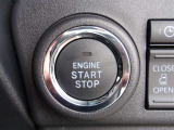 プッシュスタートです!鞄やポケットに鍵をしまったままでもエンジン始動やドアの開閉ができて便利ですよ!