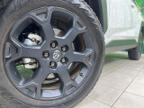 【純正18インチアルミホイール】外観にマッチした純正アルミホイールを装着しております。各種社外アルミホイールや、スタッドレスタイヤも取扱いしております。是非ご相談ください♪