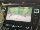 【バックカメラ】駐車時に後方がリアルタイム映像で確認できます。大型商業施設や立体駐車場での駐車時や、夜間のバック時に大活躍!運転スキルに関わらず、今や必須となった装備のひとつです!