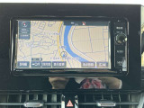 純正ナビを装備。タッチパネル式で使いやすく、お出かけもラクラクです。