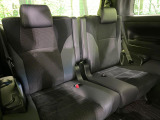3列目シートはもちろん状態良好☆大人でもゆったりと座って頂けますので、大人数でのお出かけもラクラクです♪ご家族で、気の知れた仲間で、ドライブに行くのが楽しみですね♪
