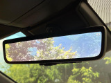 【デジタルインナーミラー】後席の大きな荷物や同乗者で後方が確認しづらい時でも安心!カメラが撮影した車両後方の映像をルームミラー内に表示。クリアな視界で状況の確認が可能です!