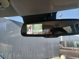 インテリジェントルームミラー☆車内の状況に関わらず車両後方のカメラで映像をルームミラーに映し出します。