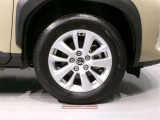 純正のアルミホイール装着車です。タイヤサイズは205/65R16です。