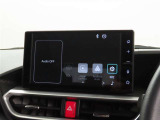 メーカー装着のディスプレイオーディオを装備しております。