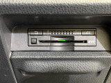 【ETC】有料道路を利用する際に料金所で停止することなく通過できる、ETC車載器(ノンストップ自動料金収受システム機器)が装備されています。セットアップを行うことで利用可能になります。