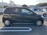 販売するすべての中古車に【ロングラン保証】が付帯します。走行距離無制限・期間は1年間です。保証修理は全国5000箇所のトヨタテクノショップにてお受けいただけます。