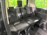 3列目シートはもちろん状態良好☆大人でもゆったりと座って頂けますので、大人数でのお出かけもラクラクです♪ご家族で、気の知れた仲間で、ドライブに行くのが楽しみですね♪