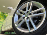 【純正18インチアルミホイール】外観にマッチした純正アルミホイールを装着しております。各種社外アルミホイールや、スタッドレスタイヤも取扱いしております。是非ご相談ください♪