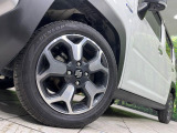 【純正15インチアルミホイール】外観にマッチした純正アルミホイールを装着しております。各種社外アルミホイールや、スタッドレスタイヤも取扱いしております。是非ご相談ください♪