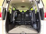 普段のお買い物や通勤、送迎等に十分な荷室スペースを確保しております。セカンドシートを倒すと、大きな荷物の積載も可能です♪