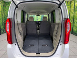 普段のお買い物や通勤、送迎等に十分な荷室スペースを確保しております。セカンドシートを倒すと、大きな荷物の積載も可能です♪