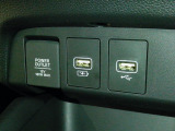 便利なUSBジャック&12V電源ソケットも付いています☆周辺機器の充電にご利用頂けます☆