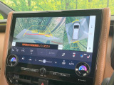 【パノラミックビューモニター】専用のカメラにより、上から見下ろしたような視点で360度クルマの周囲を確認することができます☆死角部分も確認しやすく、狭い場所での切り返しや駐車もスムーズに行えます。