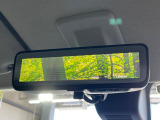 【デジタルルームミラー】後席の大きな荷物や同乗者で後方が確認しづらい時でも安心!カメラが撮影した車両後方の映像をルームミラー内に表示。クリアな視界で状況の確認が可能です!