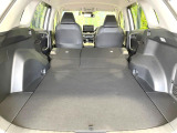 後席を格納すると、これだけの広さが!シーンに合わせたシートアレンジで、大きな荷物も積むことが出来ます♪