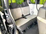 後部座席も気になるようなキズ・汚れやへたり等、大きなダメージはなく、良好な状態です。