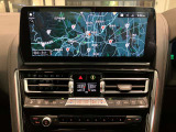 ナビゲーション画面も大きくとても見やすいのが特徴です。センターにあり視界の邪魔にもならない設計ですので安心してドライブが楽しめます。