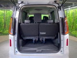 普段のお買い物や通勤、送迎等に十分な荷室スペースを確保しております。セカンドシートを倒すと、大きな荷物の積載も可能です♪
