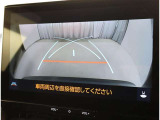 バックガイドモニターで、後方を確認しながら安心して駐車することができます。運転初心者も熟練者も必須の機能ですよ!