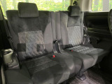 3列目シートはもちろん状態良好☆大人でもゆったりと座って頂けますので、大人数でのお出かけもラクラクです♪ご家族で、気の知れた仲間で、ドライブに行くのが楽しみですね♪