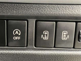 両側のスライドドアが電動開閉するので狭い駐車スペースなどでの乗り降りの際に便利です♪ 操作はワイヤレスリモコン/室内スイッチのどちらからも可能です!