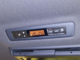 リヤ側もオートエアコンを装備しております。