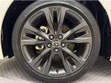 「トヨタ純正アルミホイール」を装着!純正なので車のデザインともマッチしています。高級感やスポーティーさを際立たせてくれます。