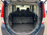 普段のお買い物や通勤、送迎等に十分な荷室スペースを確保しております。セカンドシートを倒すと、大きな荷物の積載も可能です♪