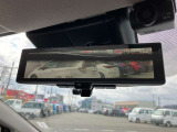 インテリジェントルームミラー☆カメラの映像を映すことで荷物や人が乗っていても後方視界を確保できます☆