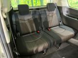 3列目シートはもちろん状態良好☆大人でもゆったりと座って頂けますので、大人数でのお出かけもラクラクです♪ご家族で、気の知れた仲間で、ドライブに行くのが楽しみですね♪