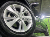 【純正16インチアルミホイール】外観にマッチした純正アルミホイールを装着しております。各種社外アルミホイールや、スタッドレスタイヤも取扱いしております。是非ご相談ください♪