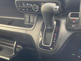 【 シフト 】シフトも操作しやすく快適なドライブを楽しんでいただけます。