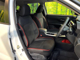 運転席まわりには十分なスペースがあり、大柄な方でもゆったり運転していただける環境です。