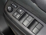 電動格納式ドアミラー・パワーウインドウを装備しています。
