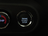 エンジンスタートはブレーキを踏んでボタンを押すだけ!