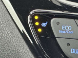 【シートヒーター】運転席と助手席をそれぞれ独立して操作でき、温度調節も可能なため、座る人と室内温度にあわせて快適に過ごせます。