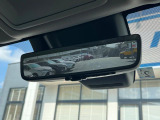 【デジタルインナーミラー】カメラが撮影した車両後方の映像をルームミラー内に表示。クリアな視界で状況の確認が可能です!※ドラレコ機能ご利用には別途SDカードをご用意いただく場合があります。
