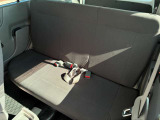 後席は使用感少なく綺麗な状態を保っております。