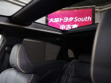 【パノラマルーフ】大開口パノラマルーフです。日差しのコントロールが思いのままの電動サンシェードでドライブも気持ち良くできますね♪♪
