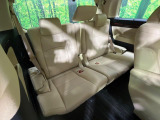 3列目シートはもちろん状態良好☆大人でもゆったりと座って頂けますので、大人数でのお出かけもラクラクです♪ご家族で、気の知れた仲間で、ドライブに行くのが楽しみですね♪