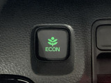 ★ECONスイッチ★ エコドライブを加速しよう!スイッチをONにすると、運転の仕方によるロスを抑え込み燃費をよくするようクルマが頑張ります(*^ー^*)燃費向上にチャレンジ♪