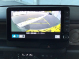 【バックカメラ】運転が苦手な方も車庫入れラクラクです!ギアをリバースに入れれば自動的に切り換わりますので、面倒な操作は不要です♪狭い駐車場もお車を傷つけず安心ですね!