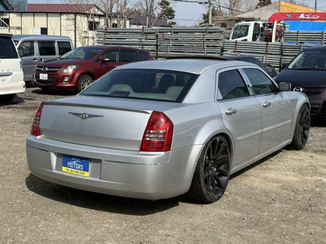 クライスラー 300C 3.5 自社分割/3.5/左ハンドル/サンルーフ の中古車